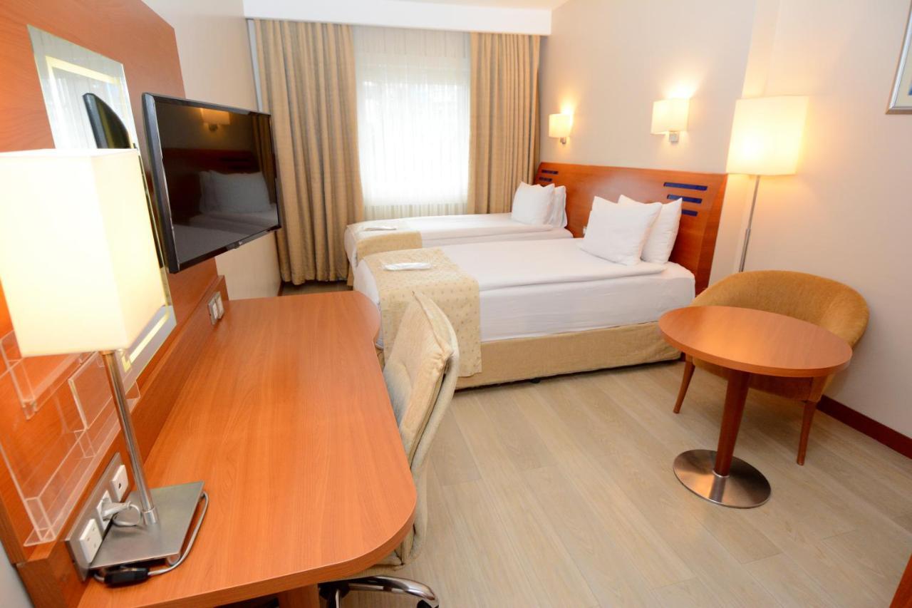 伊斯坦布尔市假日酒店 外观 照片 A room at the hotel