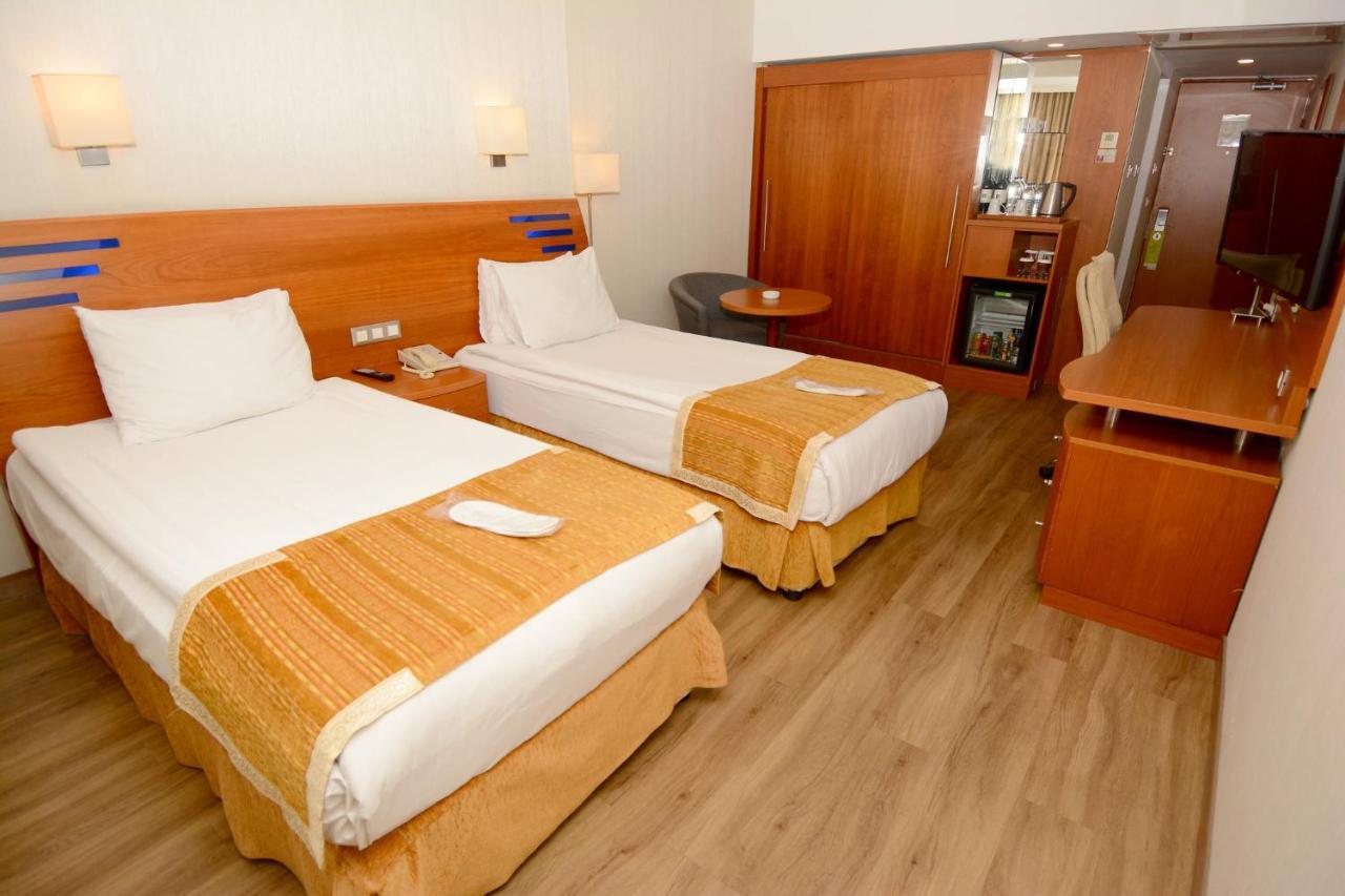 伊斯坦布尔市假日酒店 外观 照片 A room at the hotel